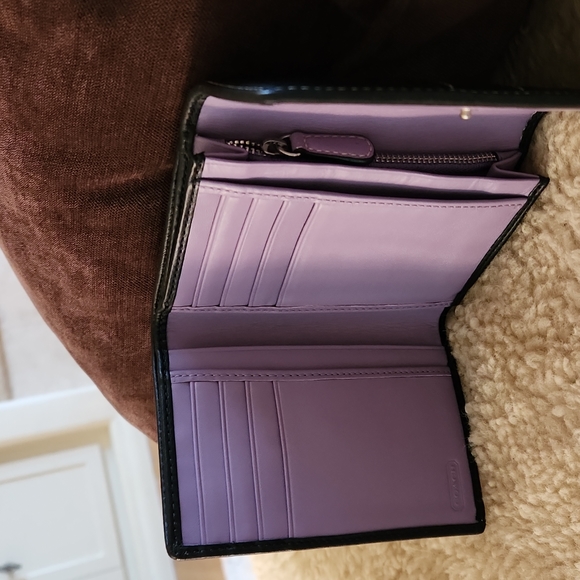 Coach Black Tri-fold Soft Leather Wallet 💜 - Picture 11 of 13